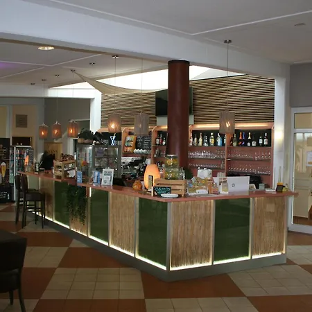 Jufa Im Brueckenkopfpark - 줄리흐