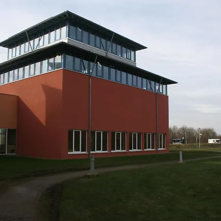 Szálloda Jufa Im Brueckenkopfpark - 3*