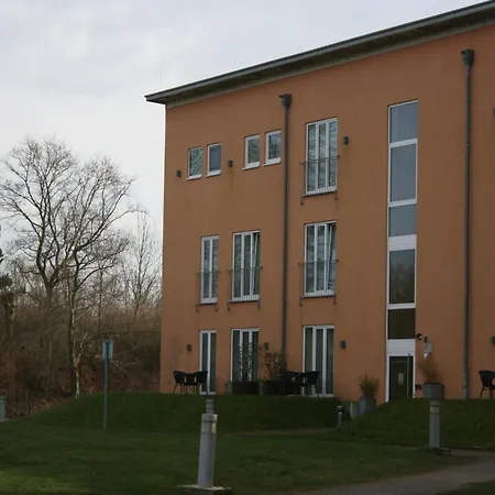 Jufa Im Brueckenkopfpark - 3* Julich