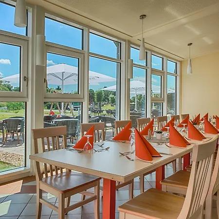 Jufa Im Brueckenkopfpark -