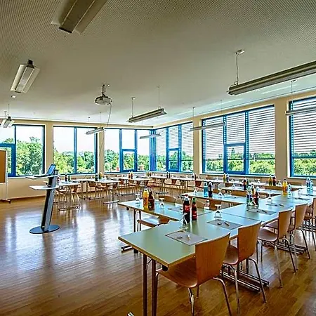 Jufa Im Brueckenkopfpark -