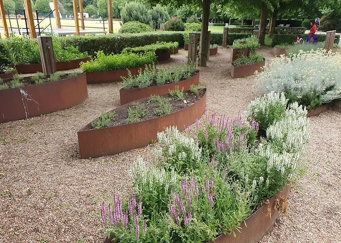 Jufa Im Brueckenkopfpark -