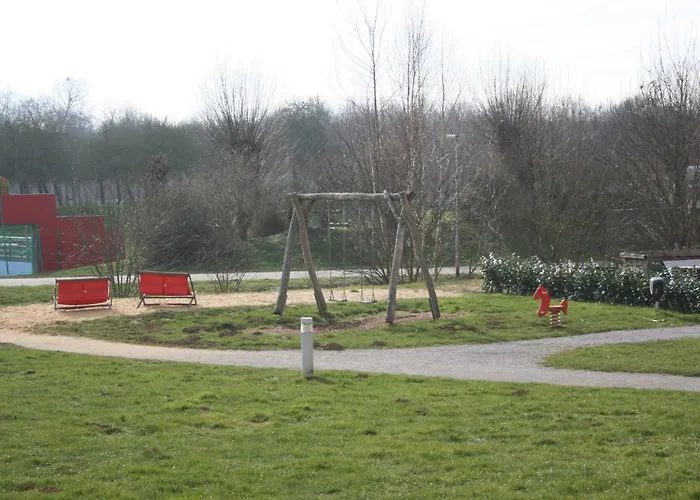 Отель Jufa Im Brueckenkopfpark -