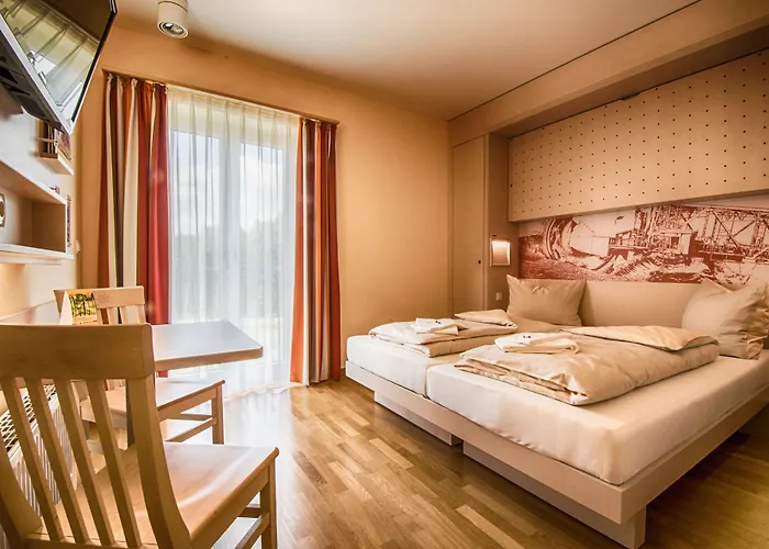 Отель Jufa Im Brueckenkopfpark - 3*