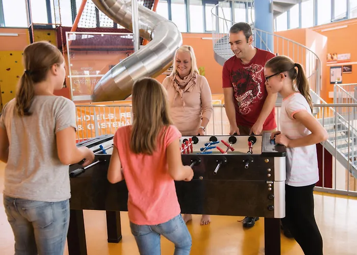 Отель Jufa Im Brueckenkopfpark -