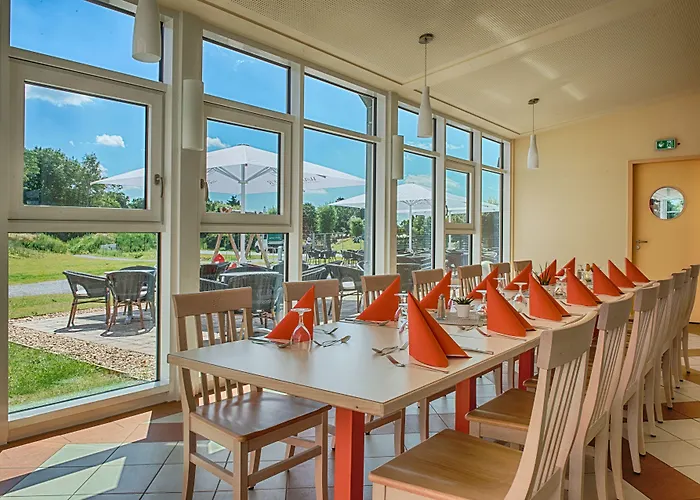 Jufa Im Brueckenkopfpark -