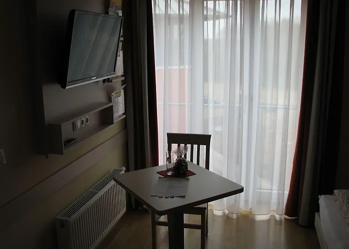 Jufa Im Brueckenkopfpark -