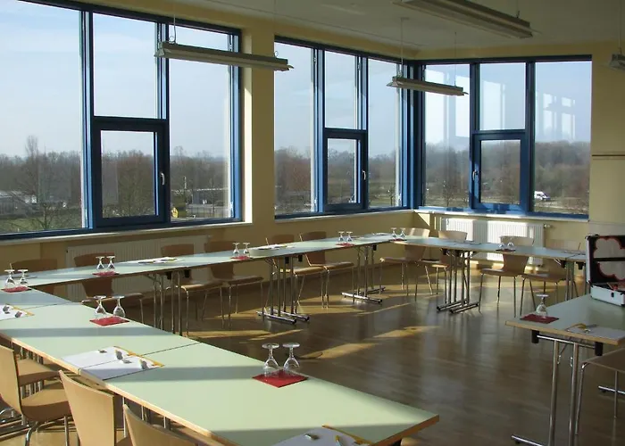 Jufa Im Brueckenkopfpark -